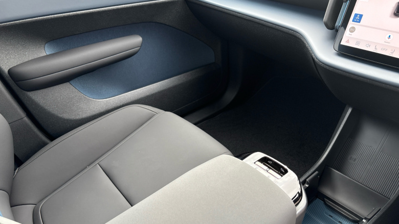 Volvo EX30 315kW Twin Motor Performance Plus 69kWh 5dr Auto Electric Estate